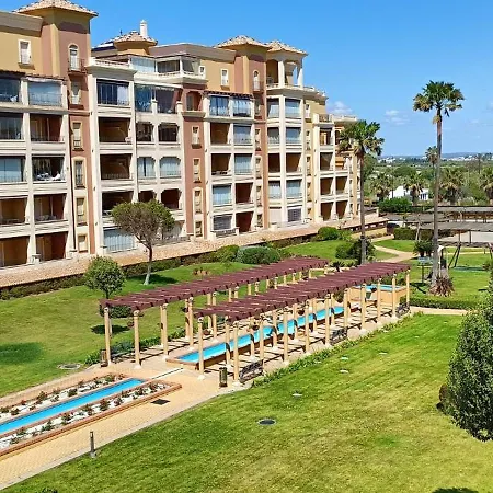 Residencial Cisnes Primera Linea Playa Apartamento *